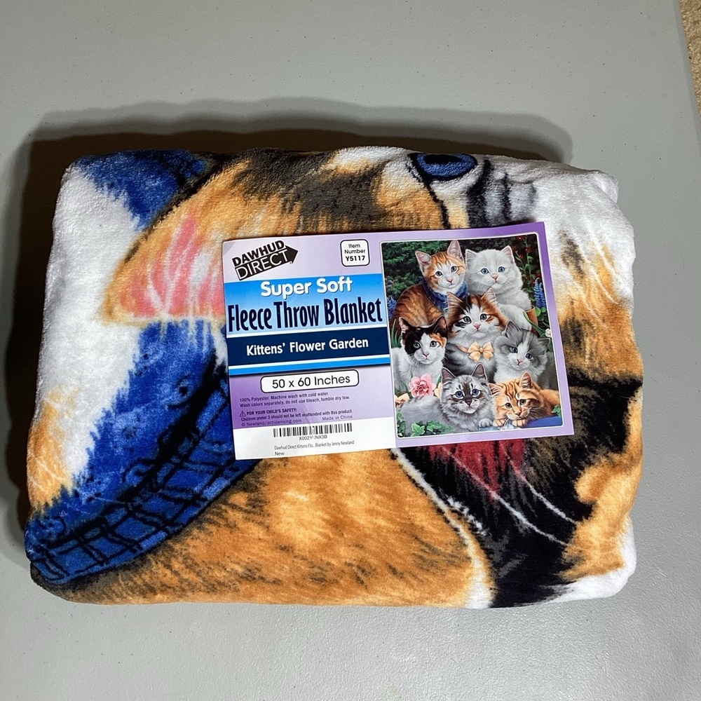 Dawhud Direct Kittens’ Flower Garden Throw Blanket 50x60 inches